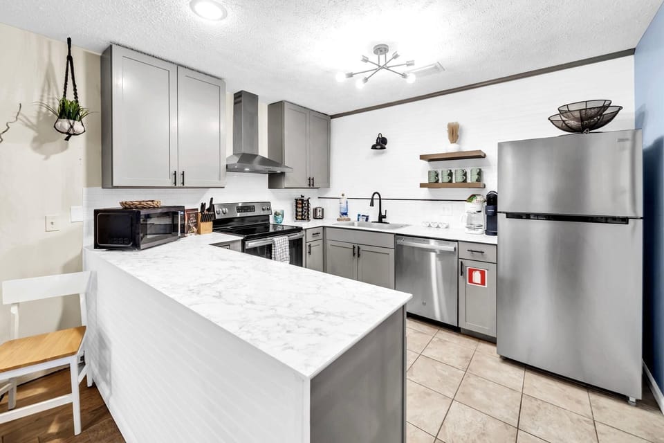 Condo, 1 King Bed with Sofa bed (Horizon South 59-104 -Shambala) | Private kitchen