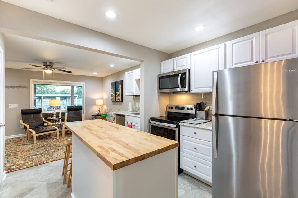 A fully equipped kitchen ready for easy meals and slow mornings.