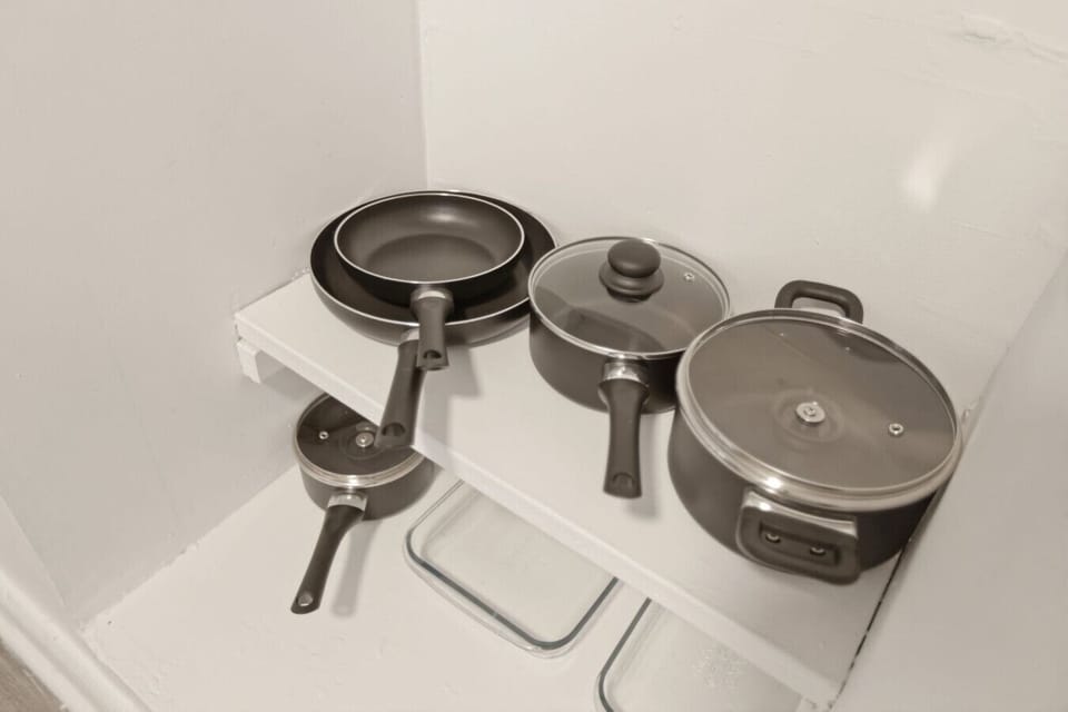 Enjoy the convenience of a fully stocked space. Whether you are simmering a comforting dinner or prepping a quick late-night snack, we provide the essential cookware to make your stay feel effortless and just like home.