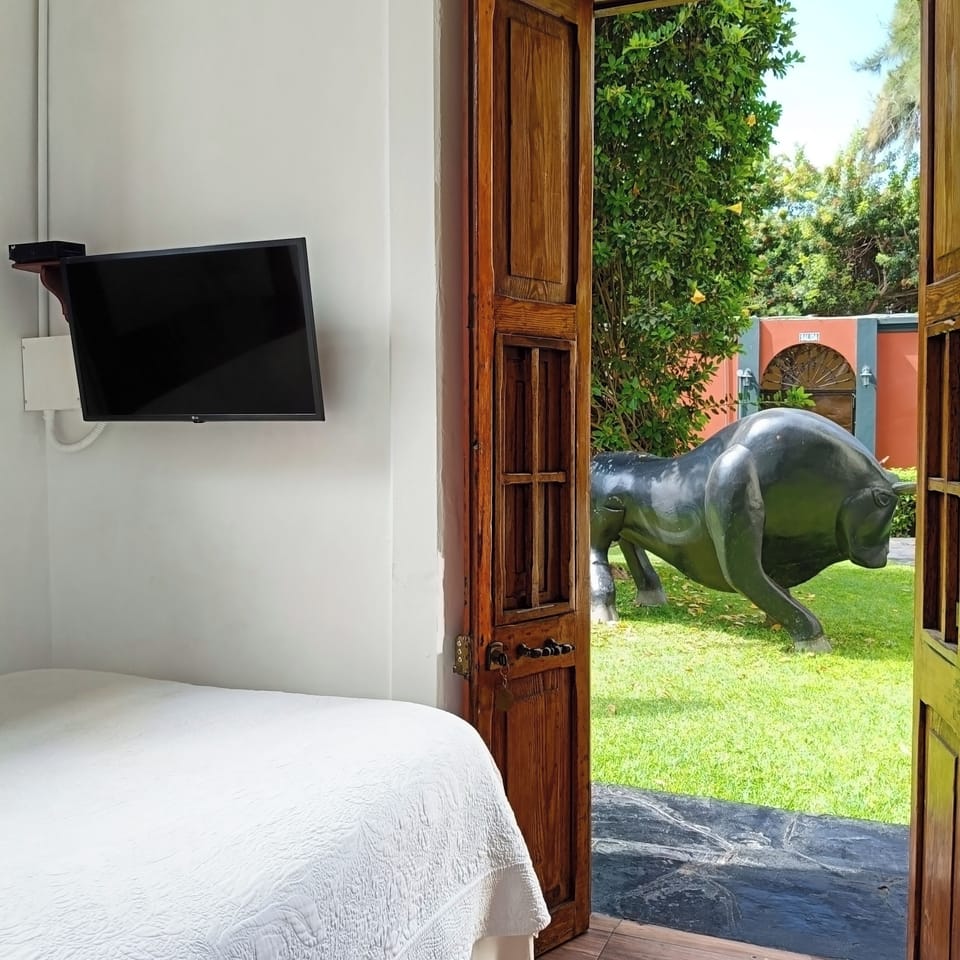 Comfort Room | Egyptian cotton sheets, premium bedding, down comforters, pillowtop beds