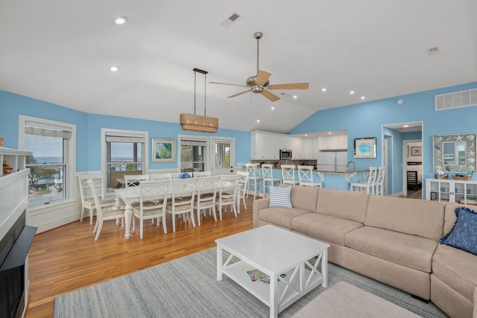 Heron Landing a coastal retreat inside Corolla Light Resort, sleeps up to 16 guests with private pool and hot tub: Managed by Rather Be Properties
