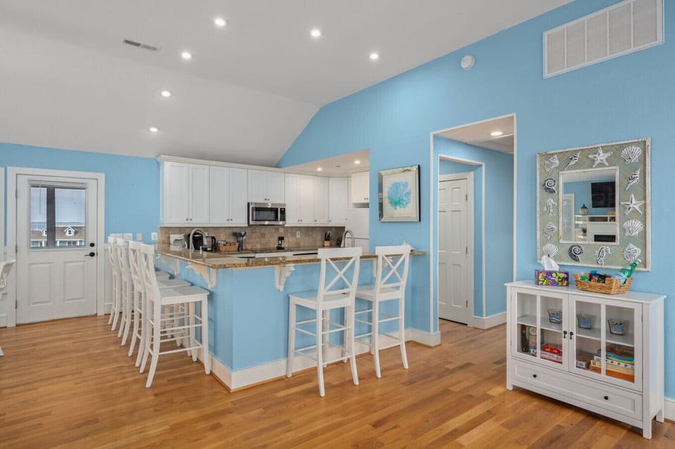 Heron Landing a coastal retreat inside Corolla Light Resort, sleeps up to 16 guests with private pool and hot tub: Managed by Rather Be Properties