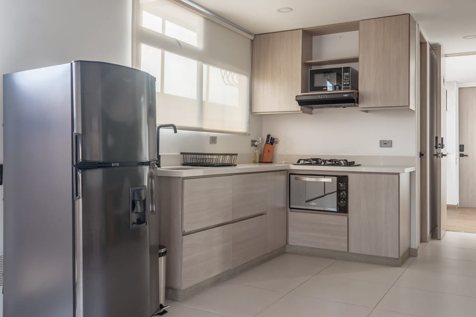 Studio, 1 Queen Bed, Patio, City View (Ekkos 1002) | Private kitchen