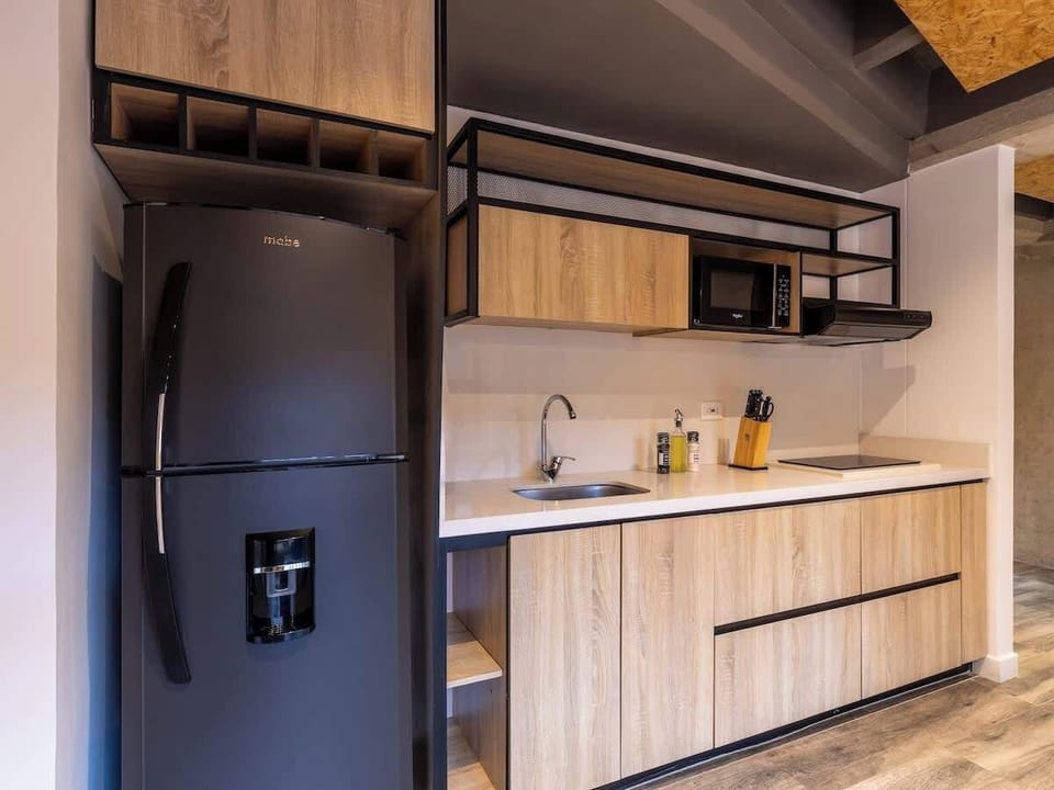 Apartment, 1 Queen Bed, Patio, City View (Mambe 402) | Private kitchen