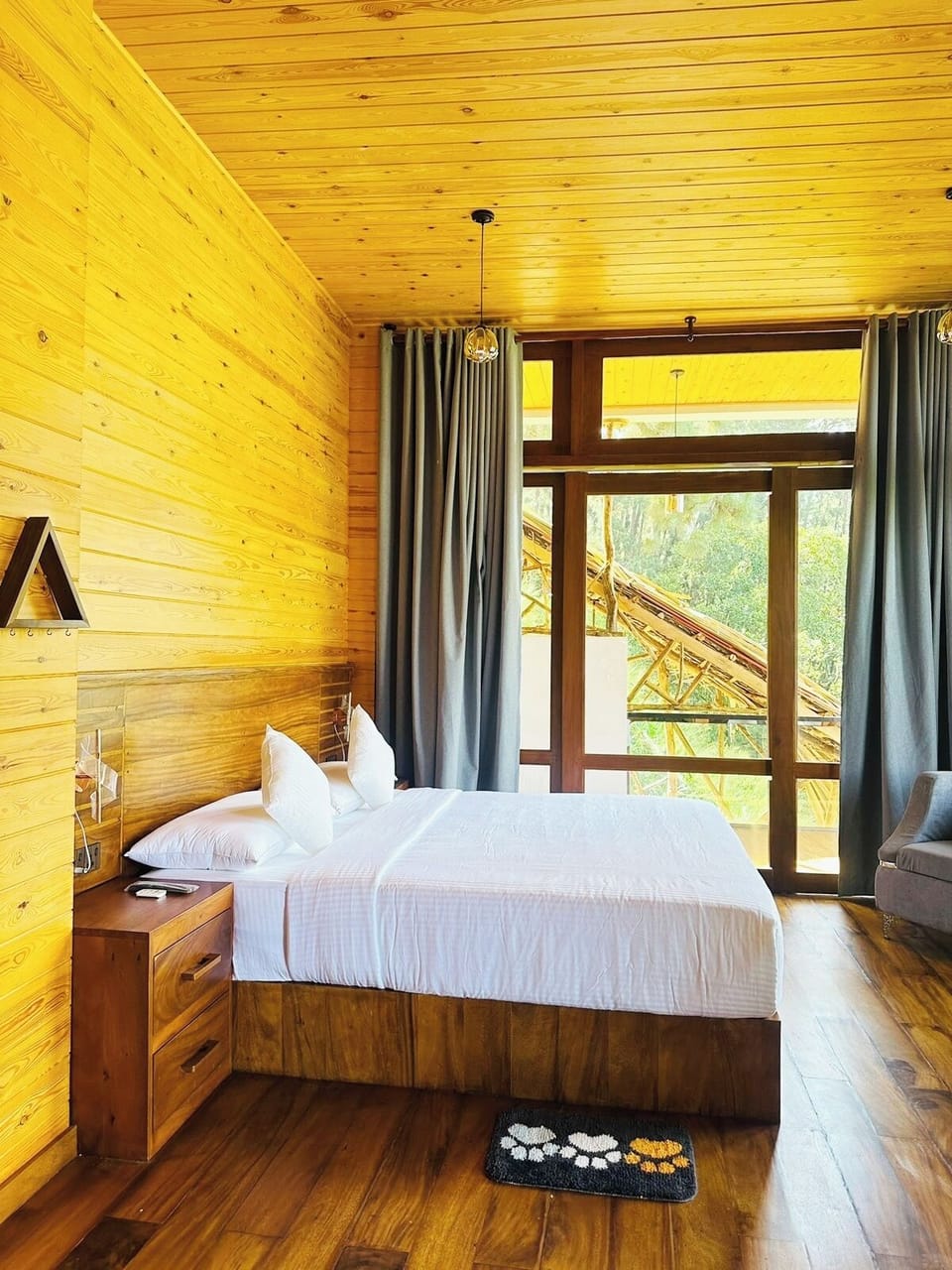 Deluxe Double Room, Balcony, Mountain View | Desk, laptop workspace, soundproofing, iron/ironing board