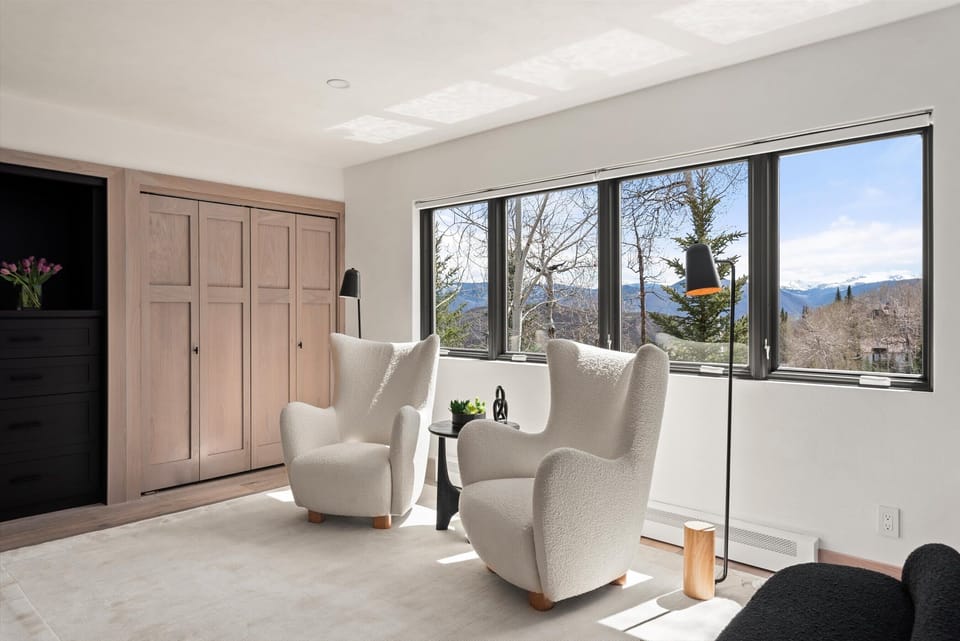 House (6 Bedrooms) | Interior