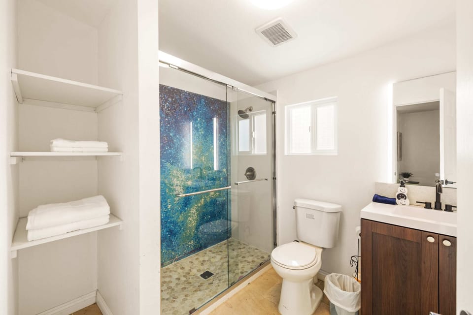 Marbella Lane - Serene Haven Retreat 3BR Cottage in Chino