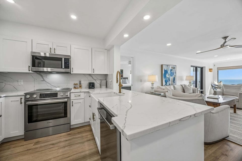 Full kitchen