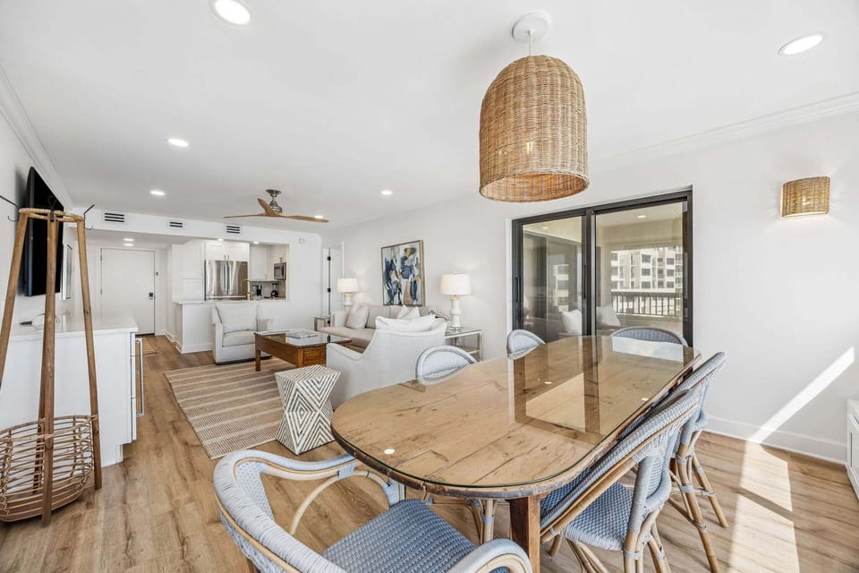 Overview of main living space