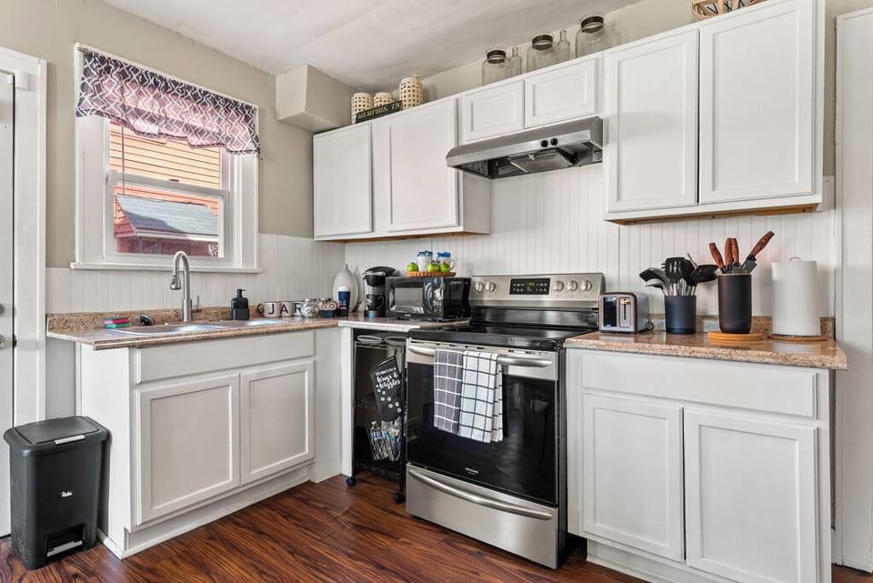 Kitchen Unit 1