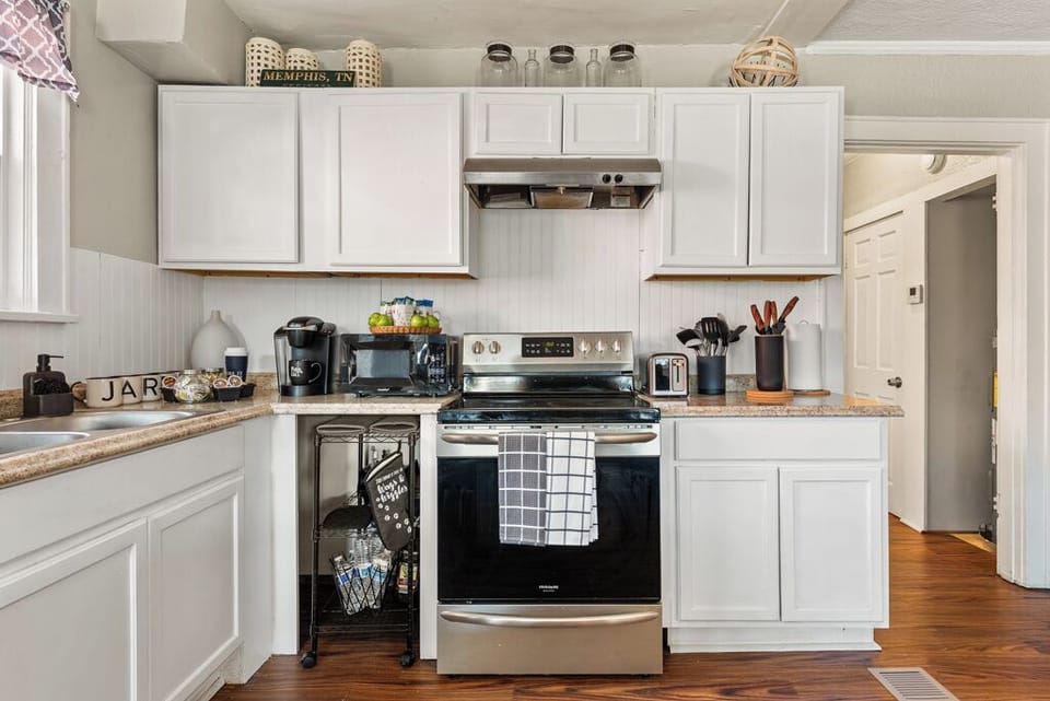 Kitchen Unit 1