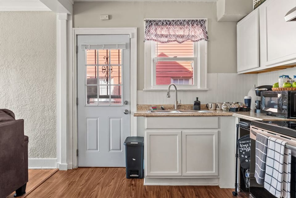 Kitchen Unit 1