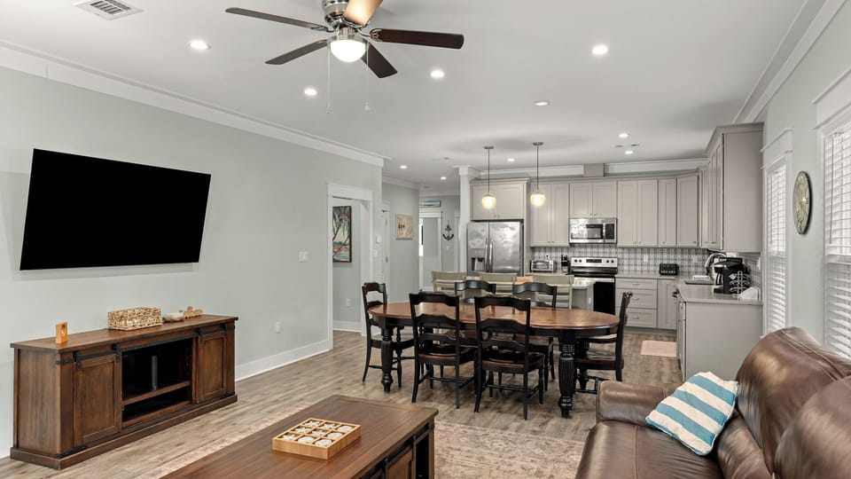 House (3 Bedrooms) | Interior