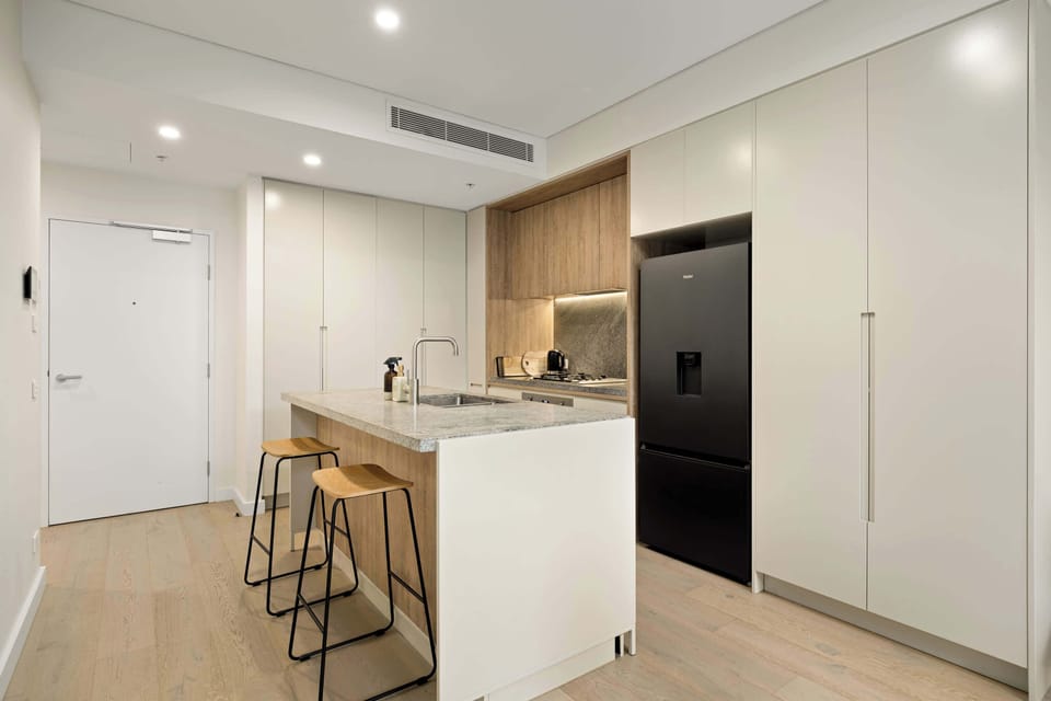 Modern, fully equipped kitchen