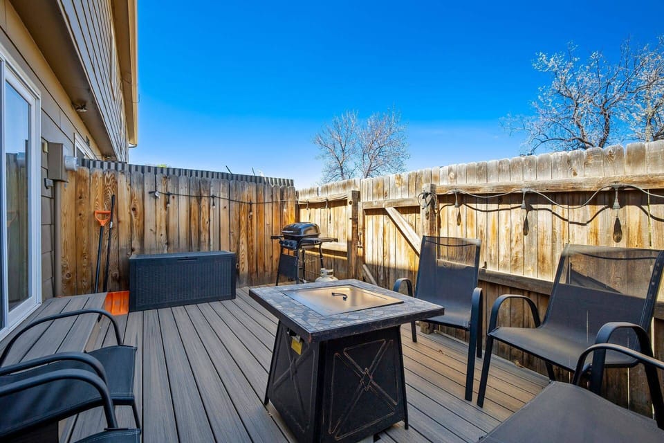 Backyard retreat, fresh air and friends