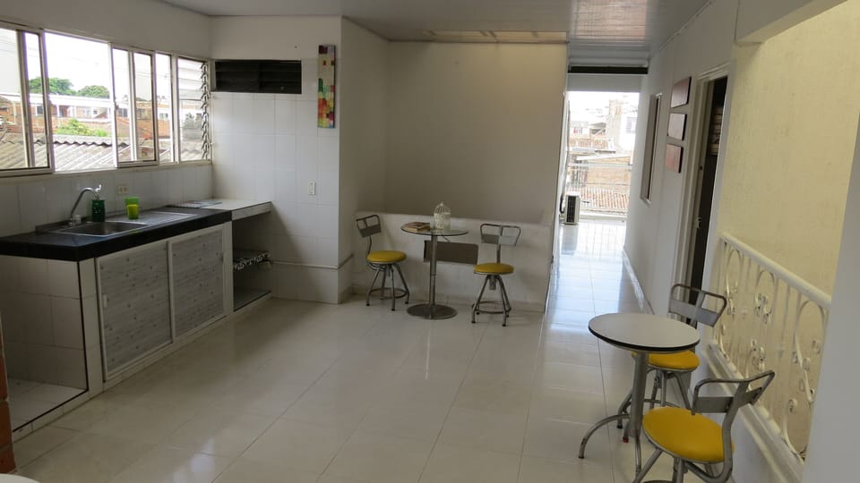 Coffee/tea maker, rice cooker, blender, cookware/dishes/utensils