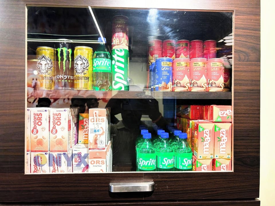 Deluxe Room | Food and drink