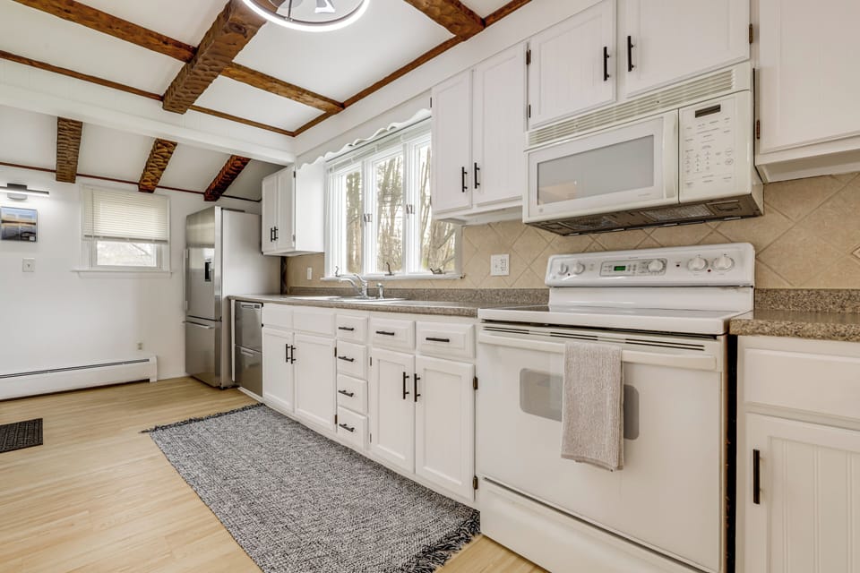 Kitchen | Main Level