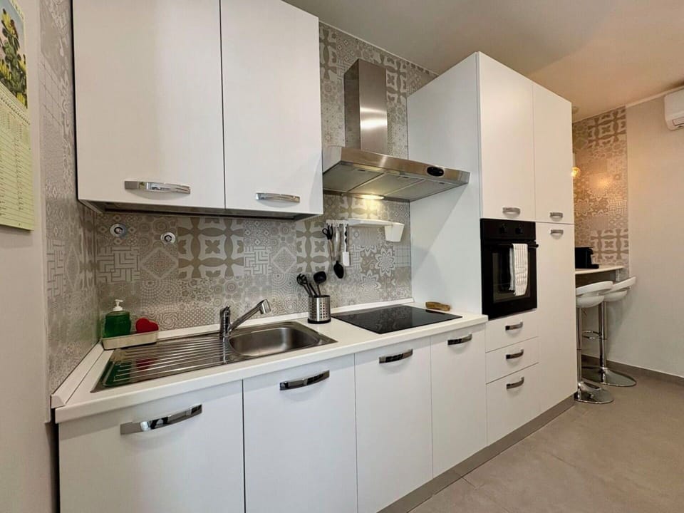 Autumn, Kitchen, Spring, Summer