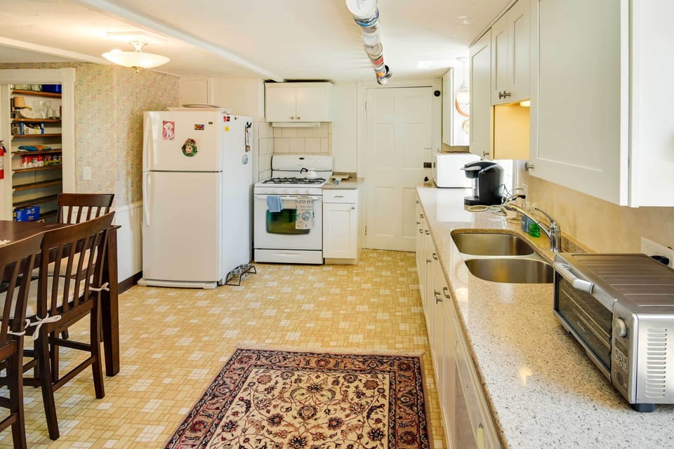 Kitchen | Apt 1