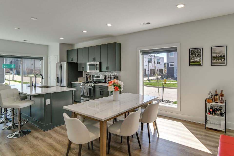 Interior | Open Floor Plan | Free WiFi