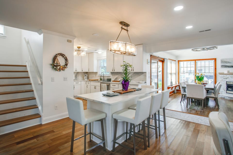 Dining Island | 1st Floor