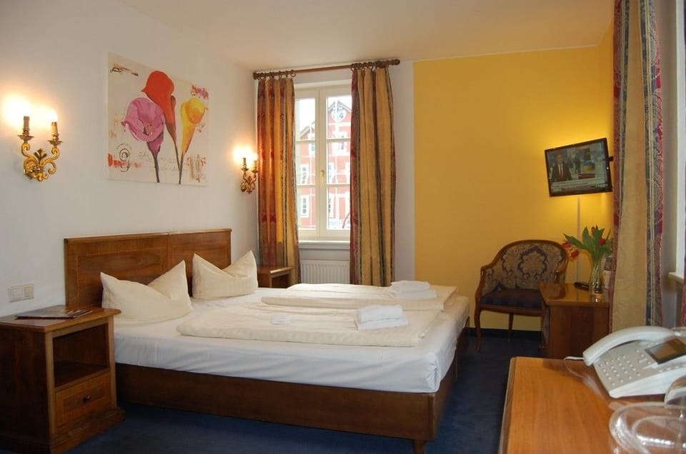 Basic Double Room | In-room safe, desk, soundproofing, free cribs/infant beds
