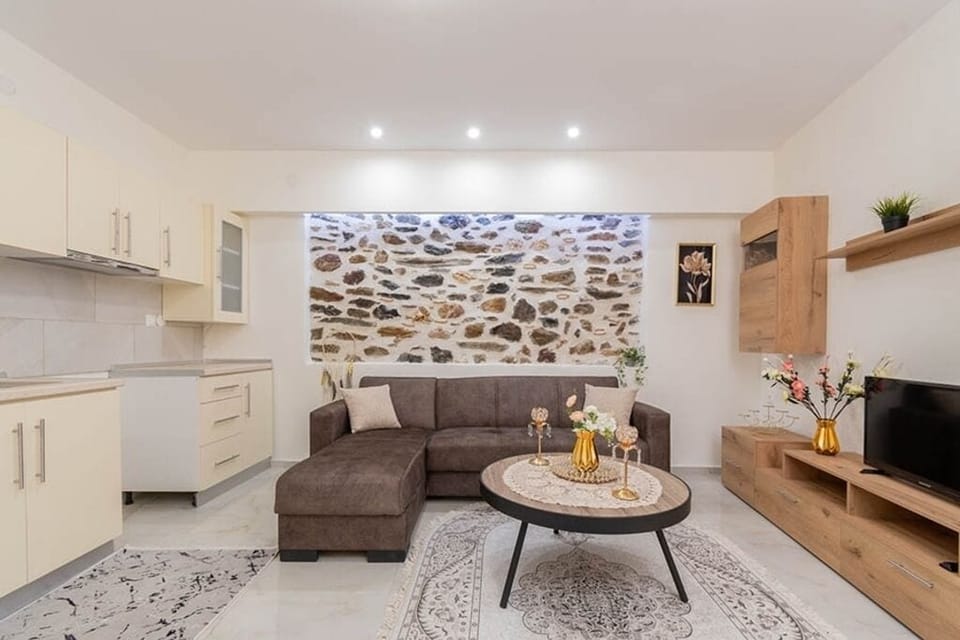 House, Garden View | Living area | TV