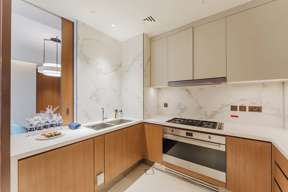Luxury Apartment, 3 Bedrooms, Air conditioning, City View | Private kitchen | Full-size fridge, microwave, oven, stovetop