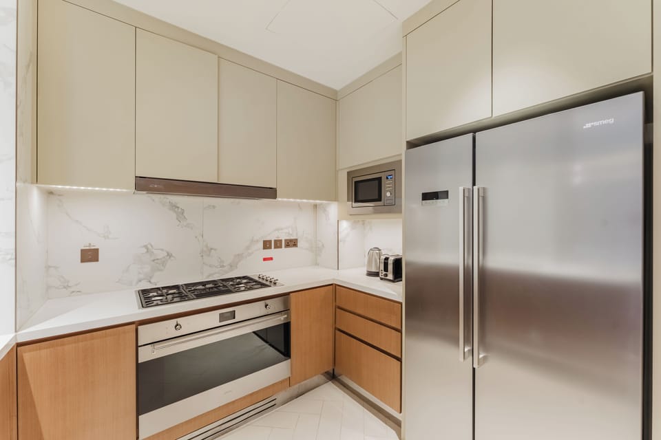 Luxury Apartment, 3 Bedrooms, Air conditioning, City View | Private kitchen | Full-size fridge, microwave, oven, stovetop