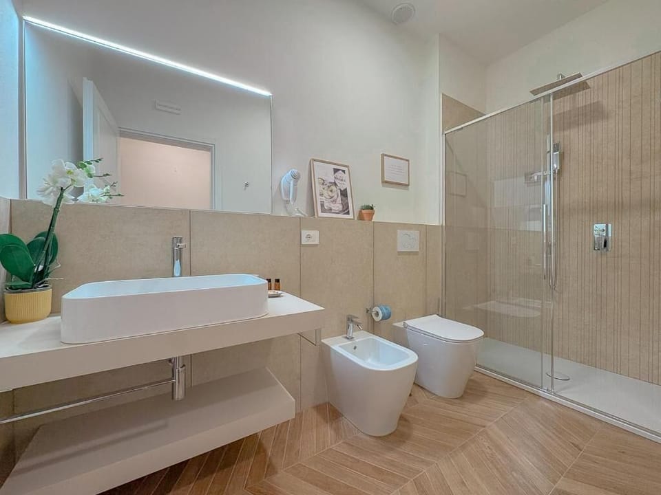 Comfort Triple Room, Patio | Bathroom | Bidet