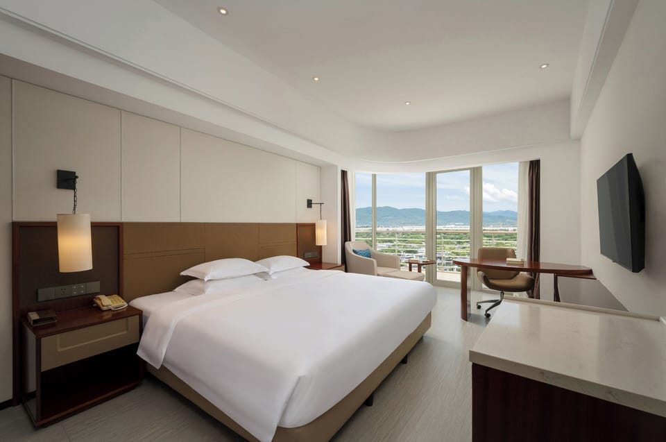 Deluxe Garden view King Room | Desk, WiFi (free), bed sheets