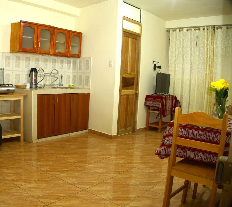 Executive Apartment, 1 Queen Bed, Kitchenette | Interior