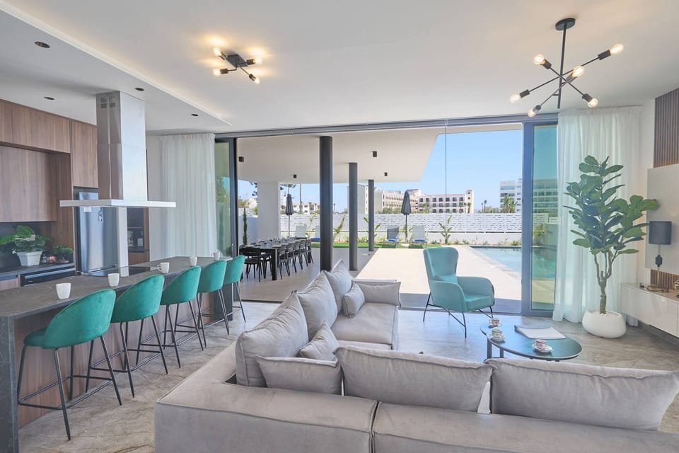 Villa, 4 Bedrooms, Private Pool, Garden View | Lounge
