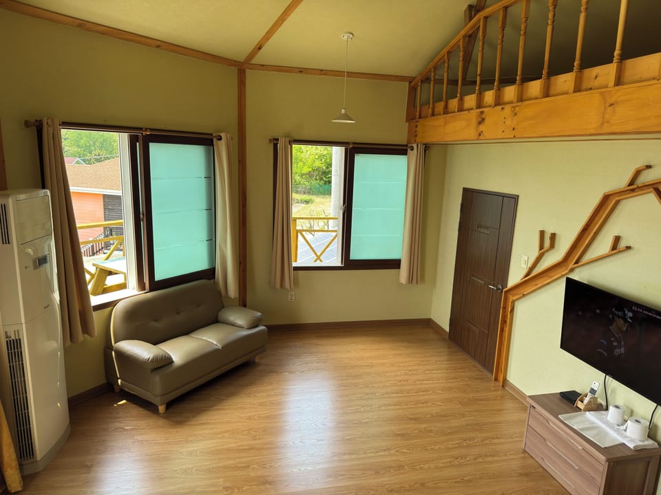 Classic Duplex, Balcony, Sea View | Interior