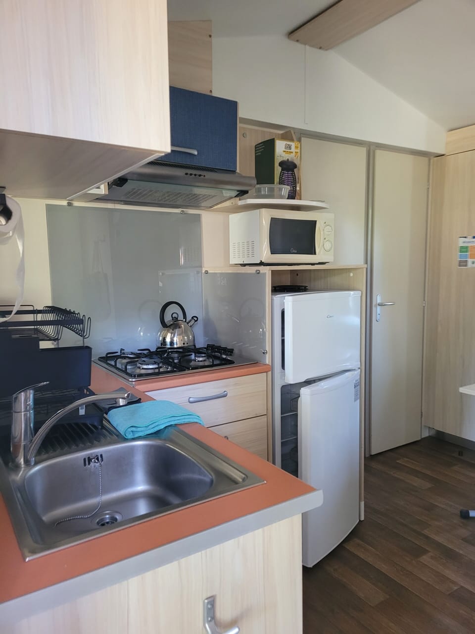Mobile Home | Private kitchen | Toaster, highchair