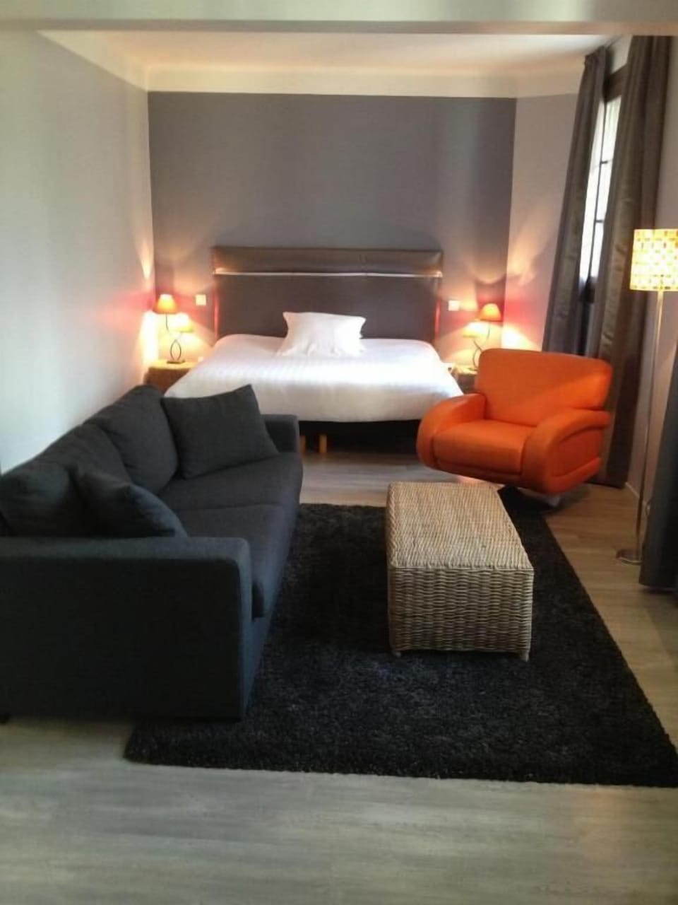 Blackout drapes, soundproofing, WiFi (free)