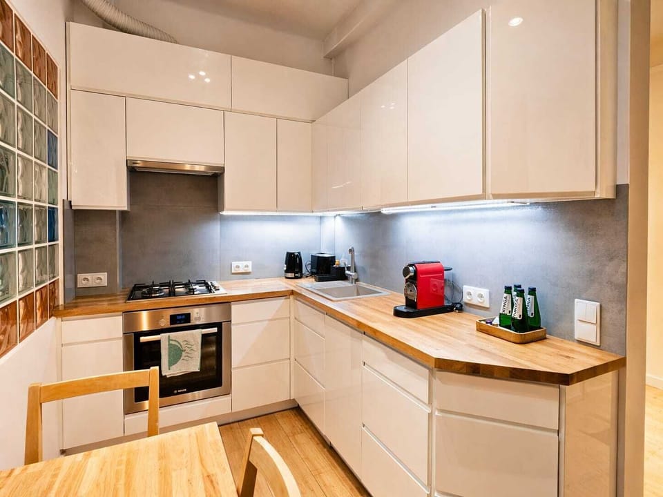 Comfort Apartment, Balcony, City View | Private kitchen