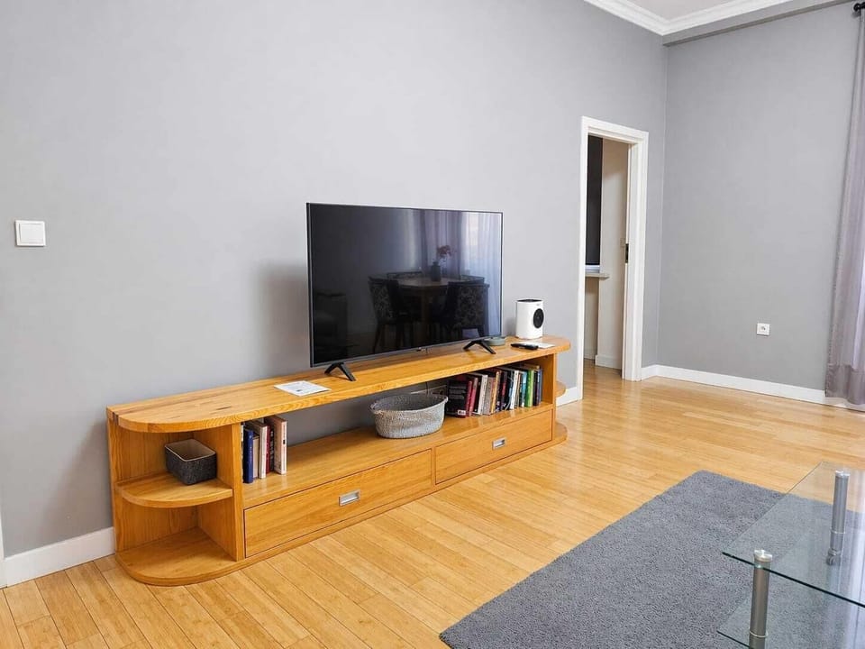Comfort Apartment, Balcony, City View | Interior