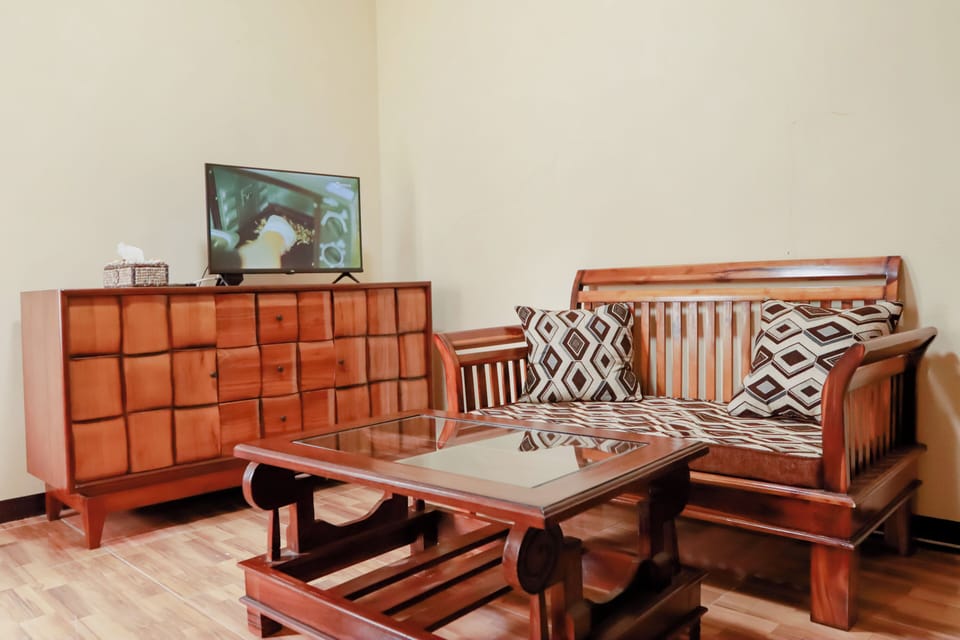 Classic Double Room, Balcony, Mountain View | Free WiFi, bed sheets