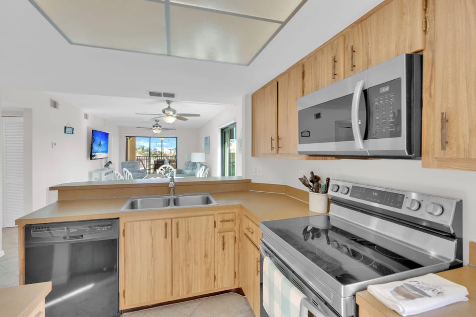 The kitchen has everything you need to prepare meals