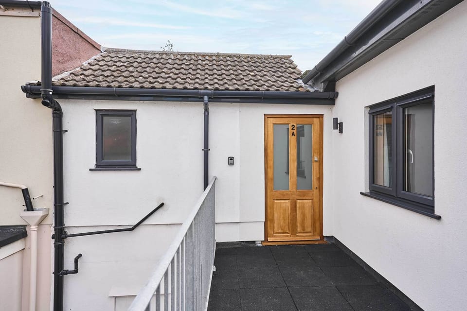 2a Hamilton Road, Felixstowe - Host & Stay
