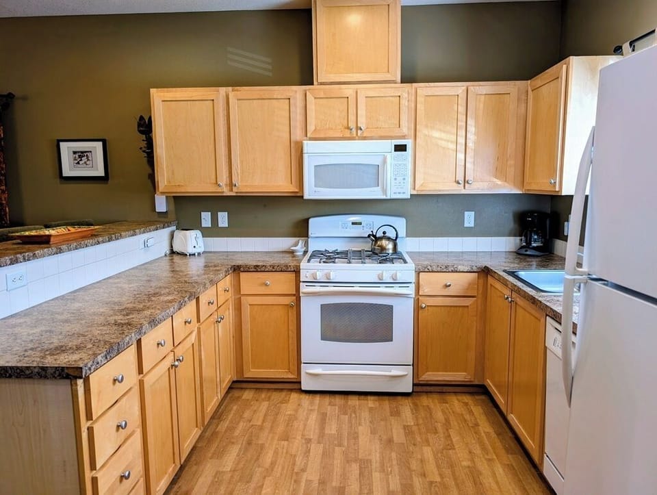 A lot of counter space in the kitchen