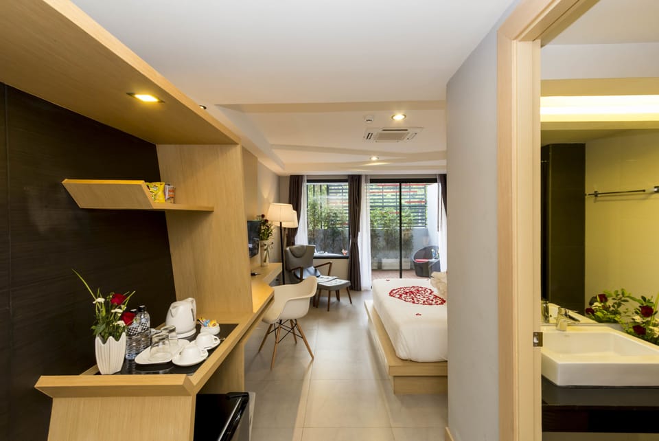 1 bedroom, in-room safe, desk, iron/ironing board