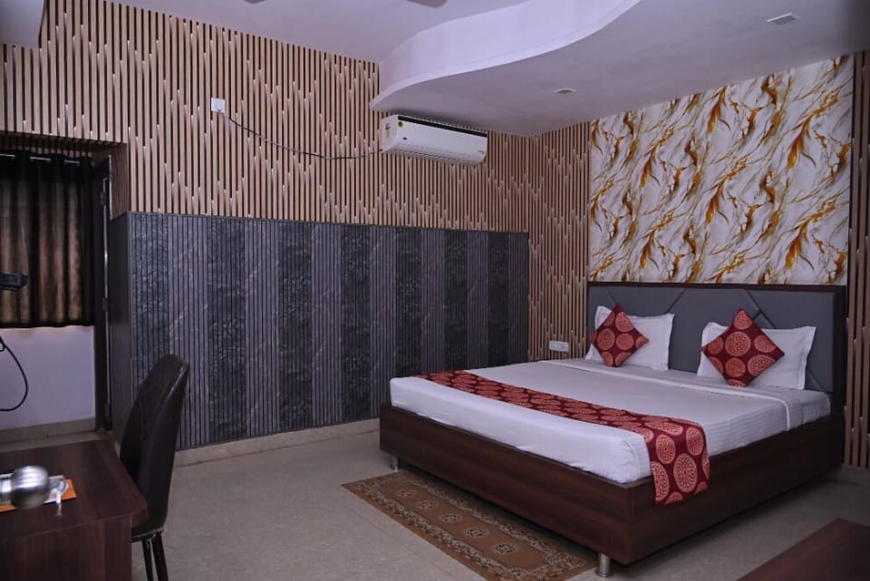 Executive Double Room, City View | Desk, free WiFi