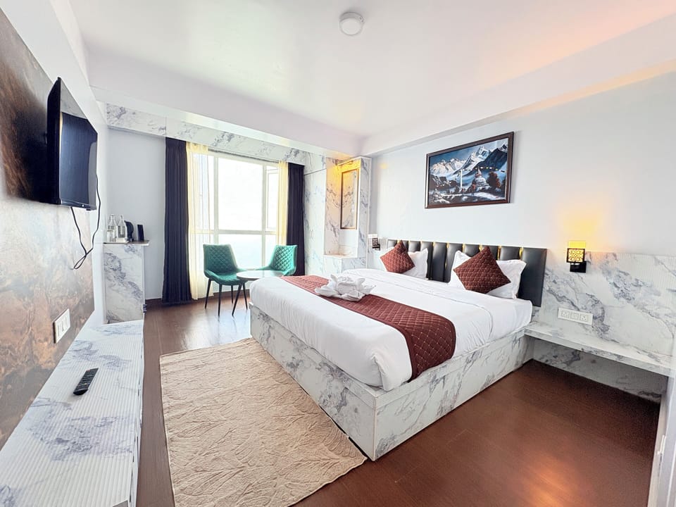 Premium Double Room, Mountain View | Desk, soundproofing, free WiFi