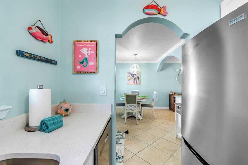 Kitchen/Dining Area