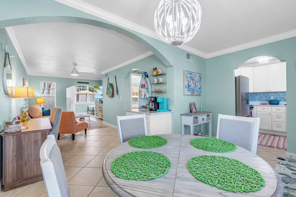 Living/Dining Area