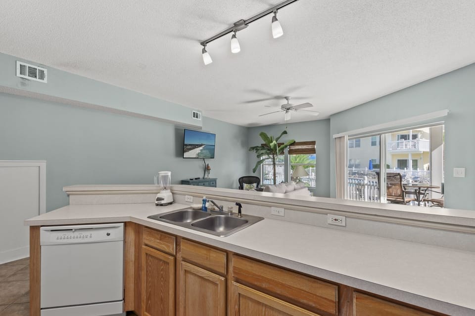 Condo, 1 Bedroom | Interior