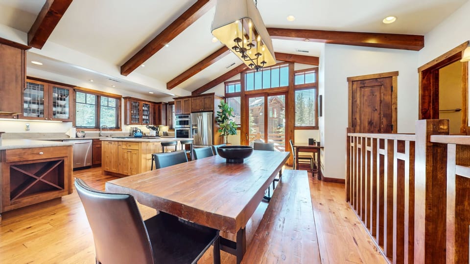House, 4 Bedrooms | Dining